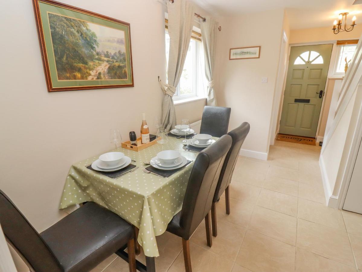 The Cornerstone Villa Cheltenham Bagian luar foto